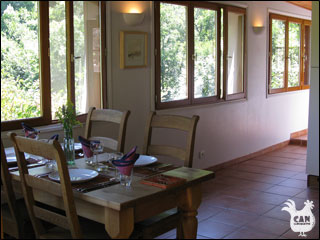 Can Llouquette - the gite dining area