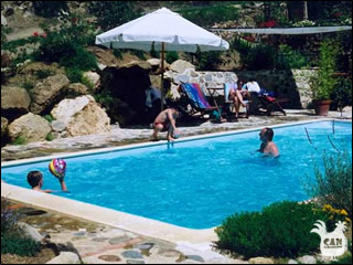 Can Llouquette - fun in the pool